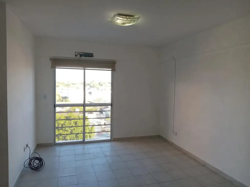 2 ambientes con cochera y balcón