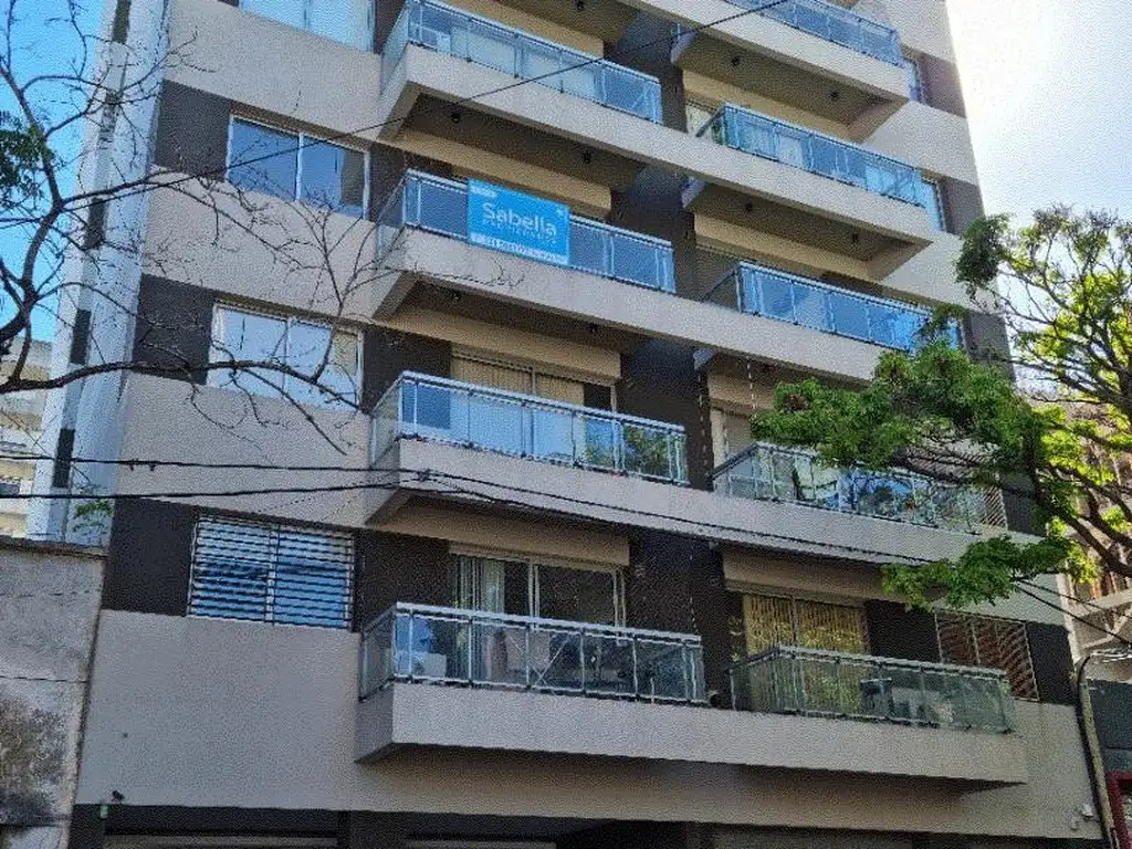 Monoambiente con cochera fija