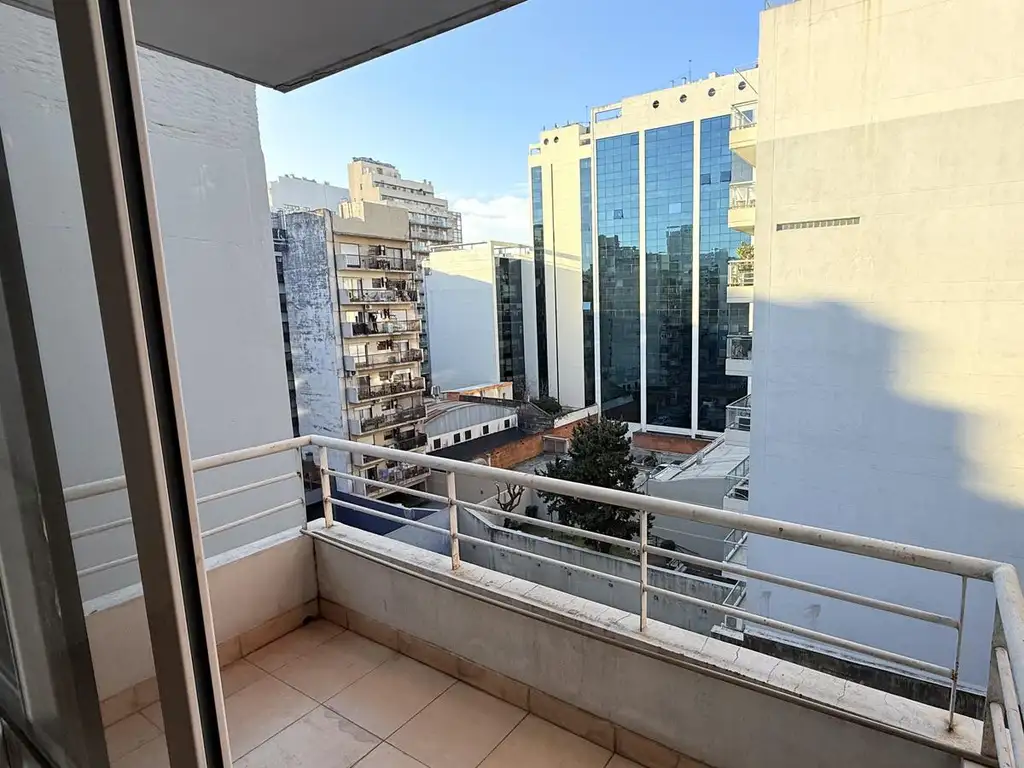 Monoambiente con balcón en Belgrano