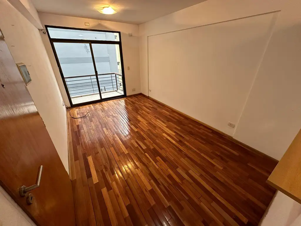 Belgrano 2-room apartment with balcony