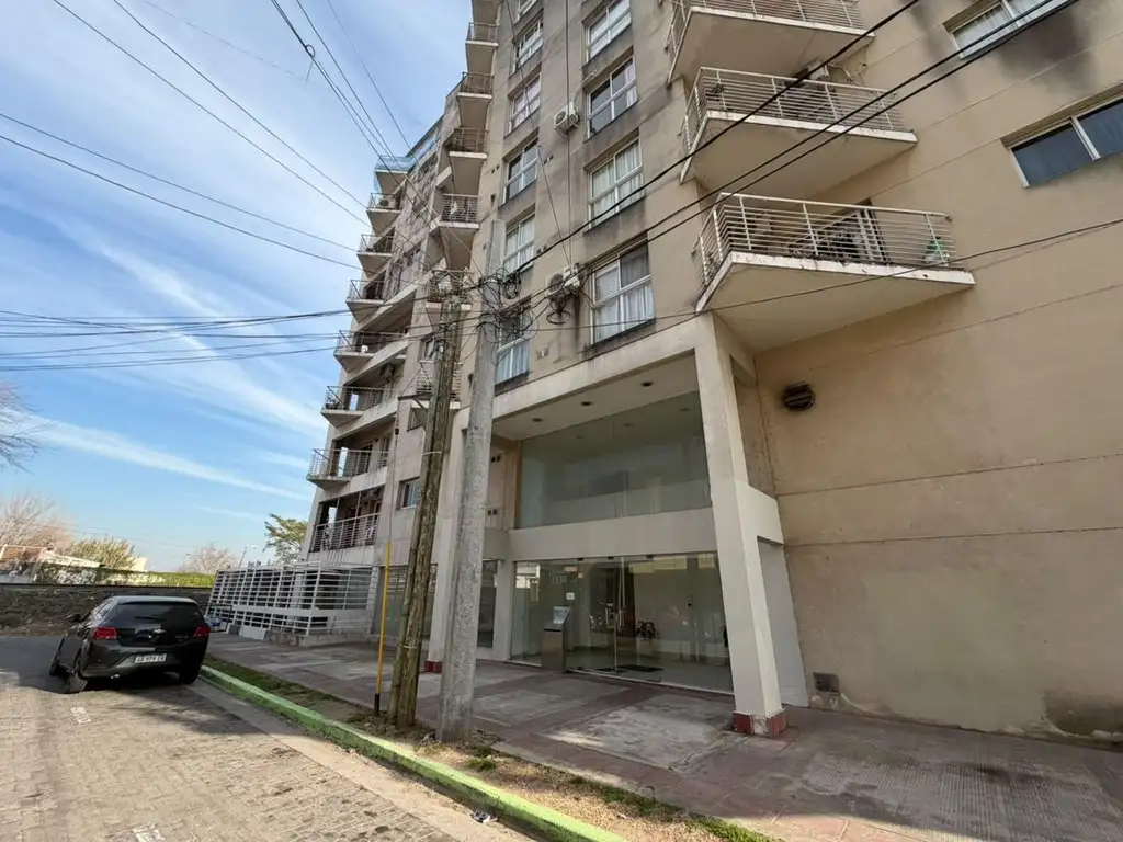 1 dormitorio, balcón y cochera