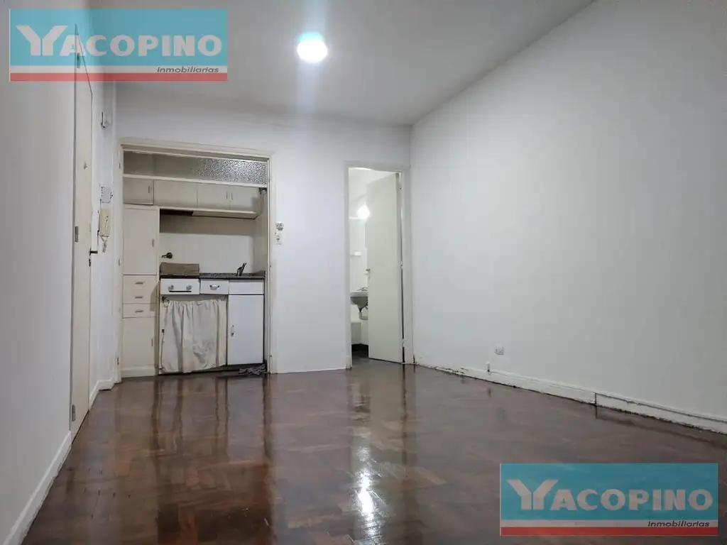 Monoambiente con parquet y calefacción