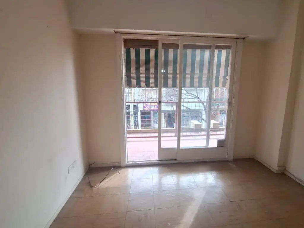 Departamento 2 ambientes con balcón