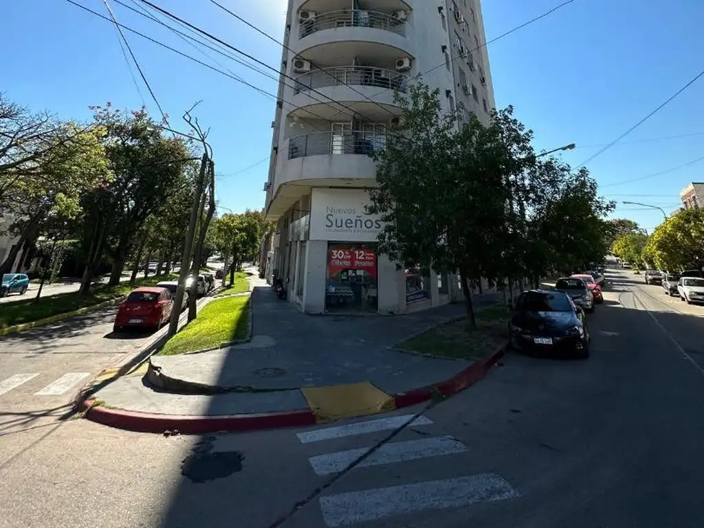 7º andar com varanda e piscina