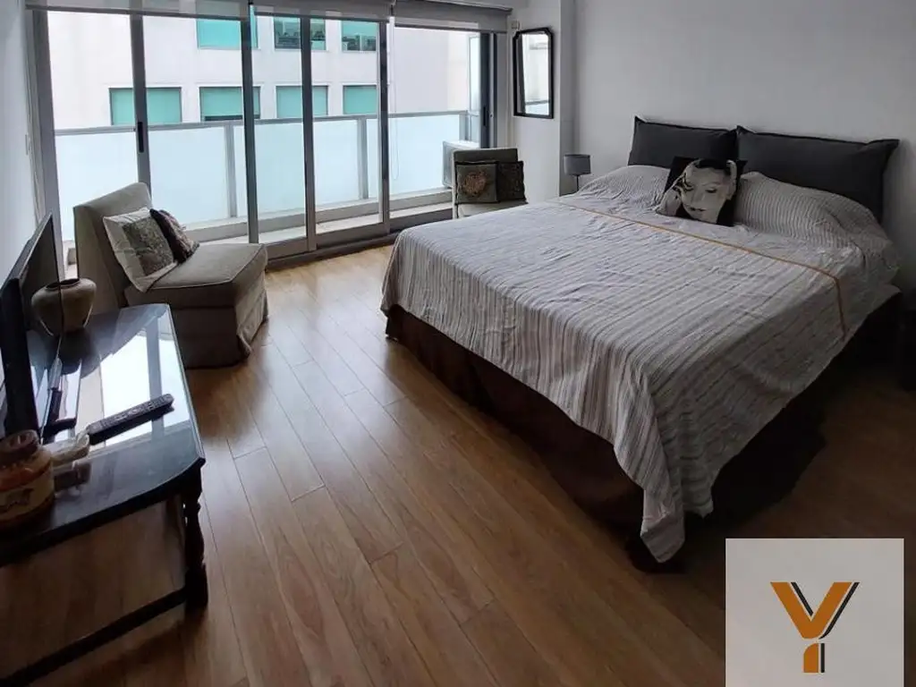 1 dormitorio, balcón y terraza