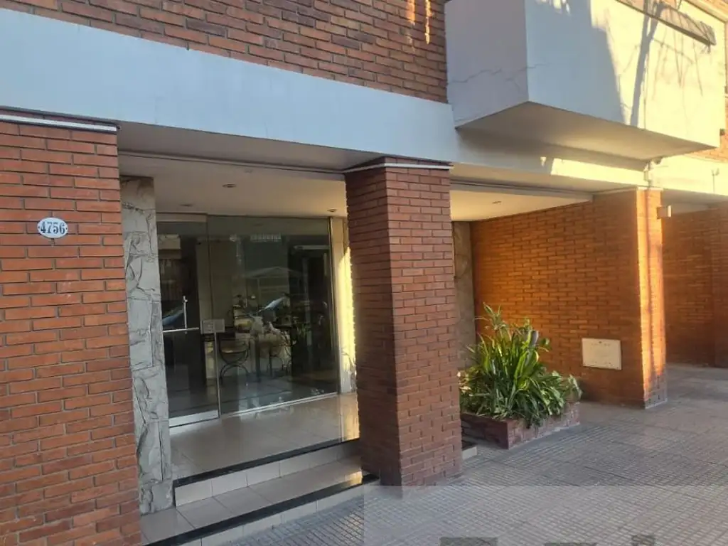 3 dormitorios, balcón al frente