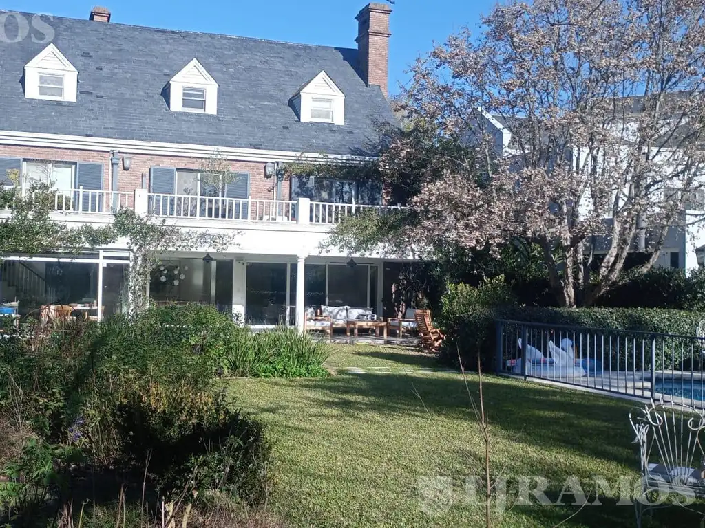 Casa en Las Marías con pileta