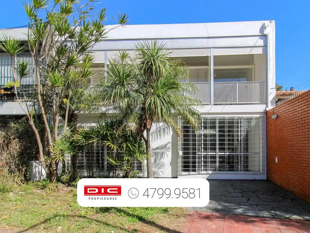 Duplex com pátio e varanda