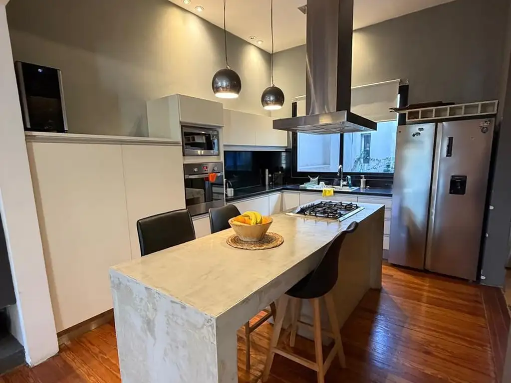 4 ambientes con terraza y parrilla
