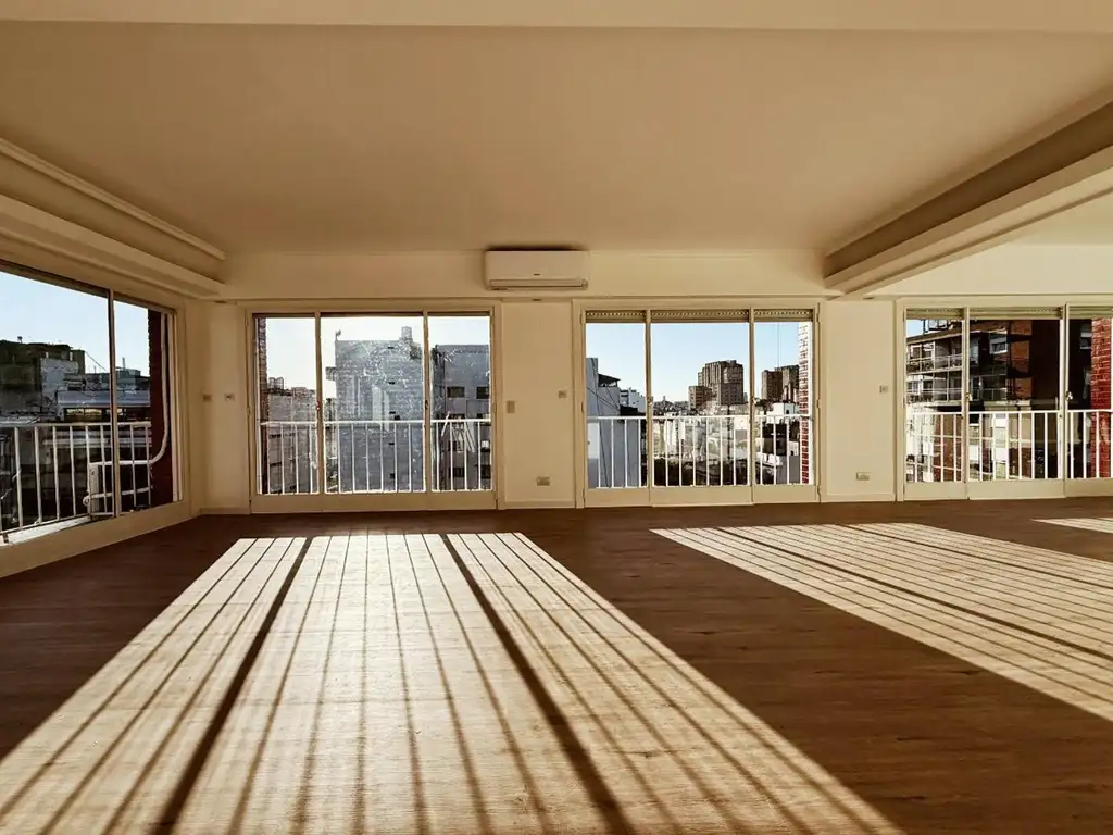 5 ambientes con balcón y vista