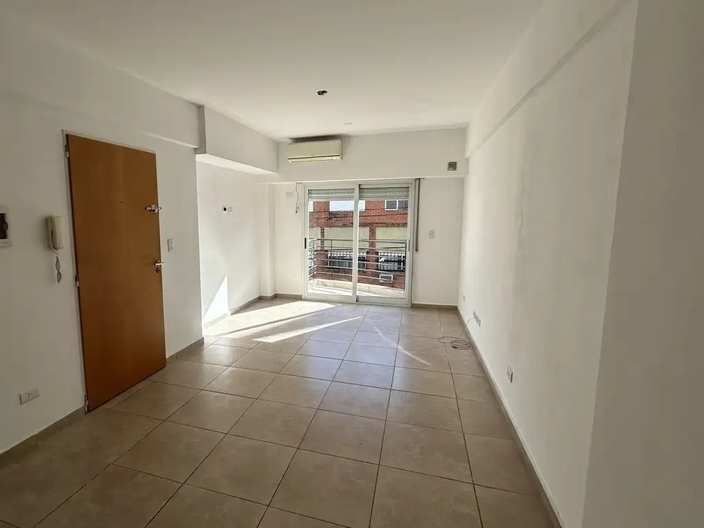 2 ambientes con balcón y suite