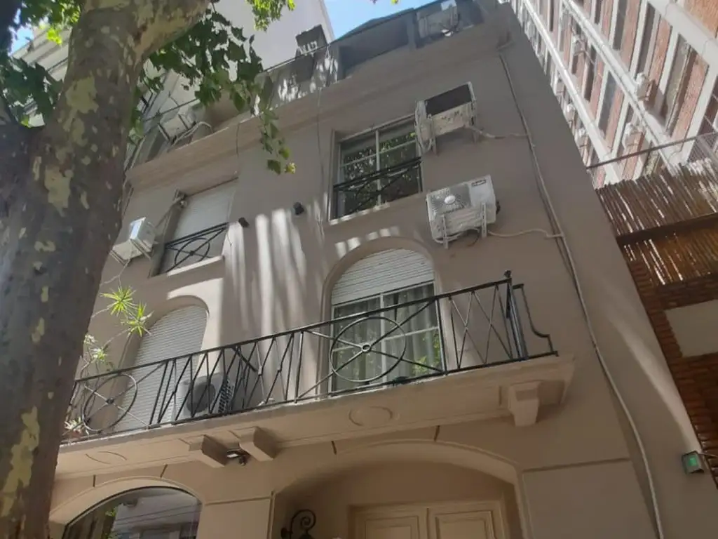 Recoleta studio, French-style building