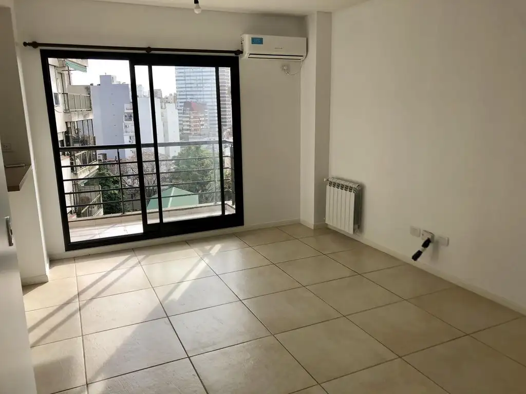 2 ambientes con balcón