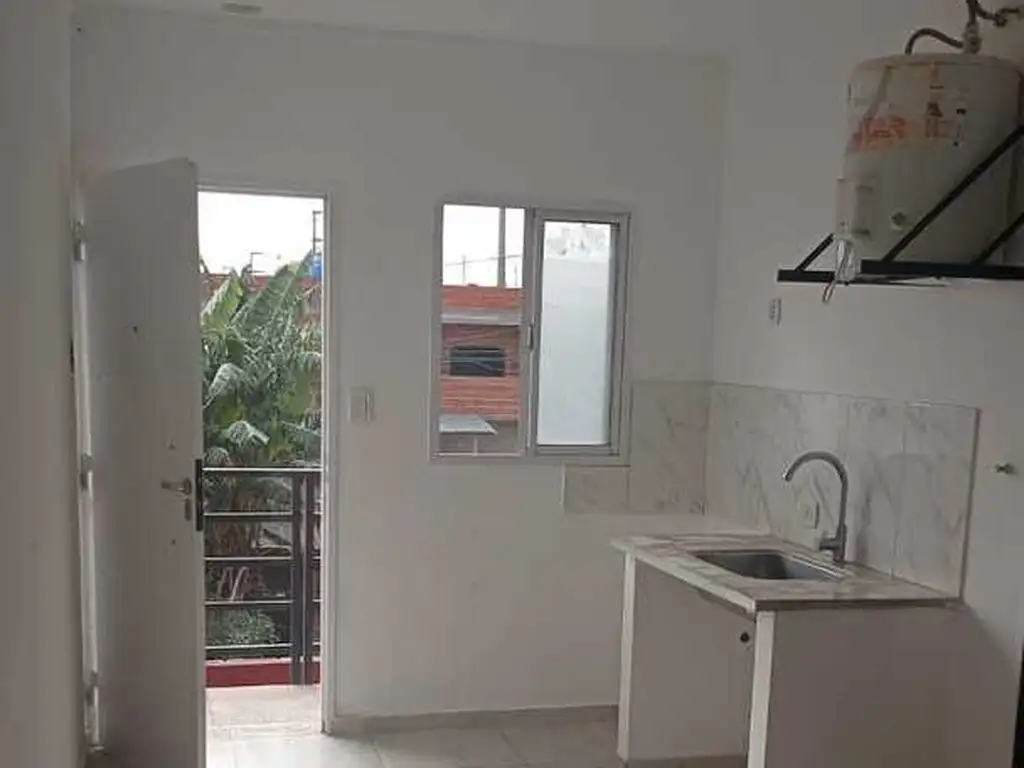 2 dormitorios con patio