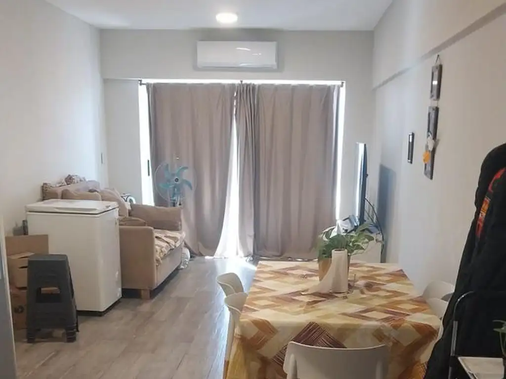 Piso 10 con balcón y cochera