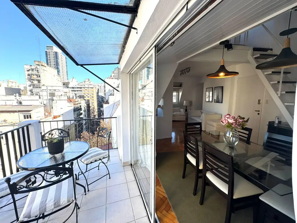 Mini penthouse loft con balcón