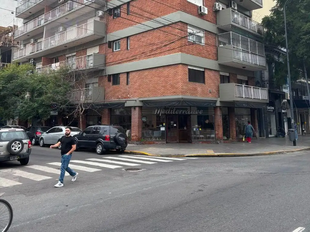 3 ambientes con balcón y ascensor