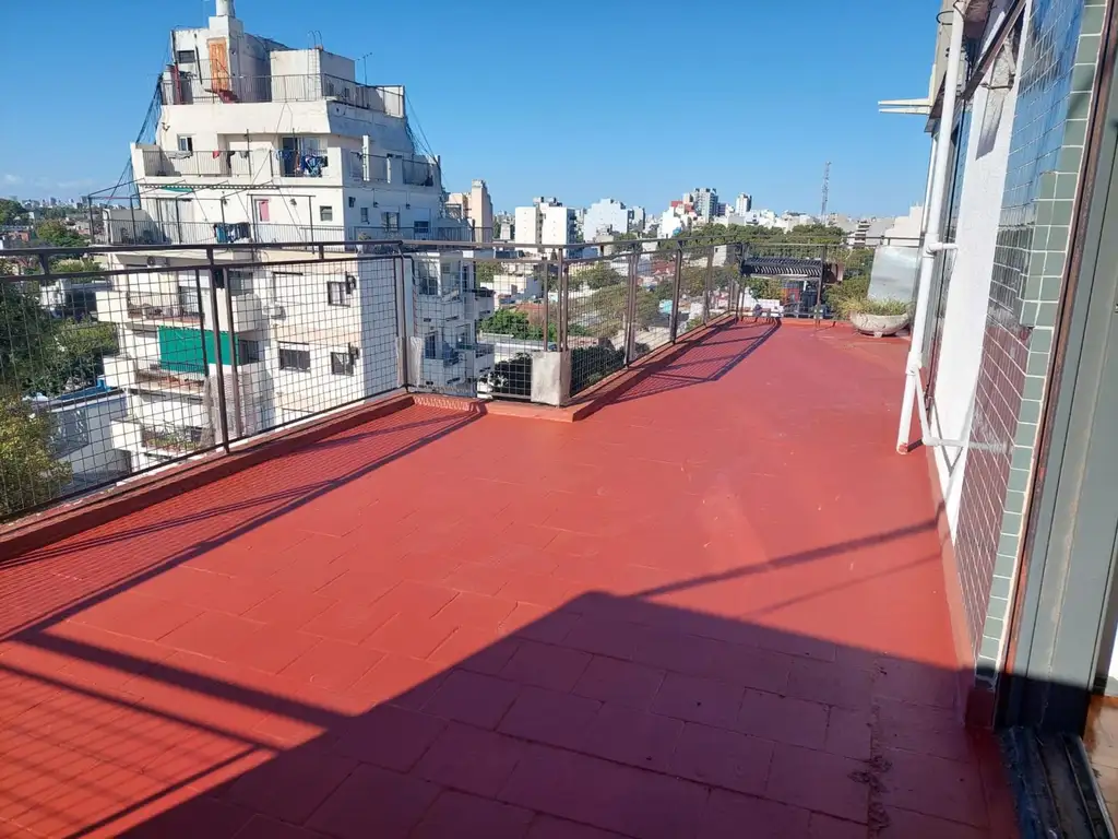 7° piso con balcón terraza