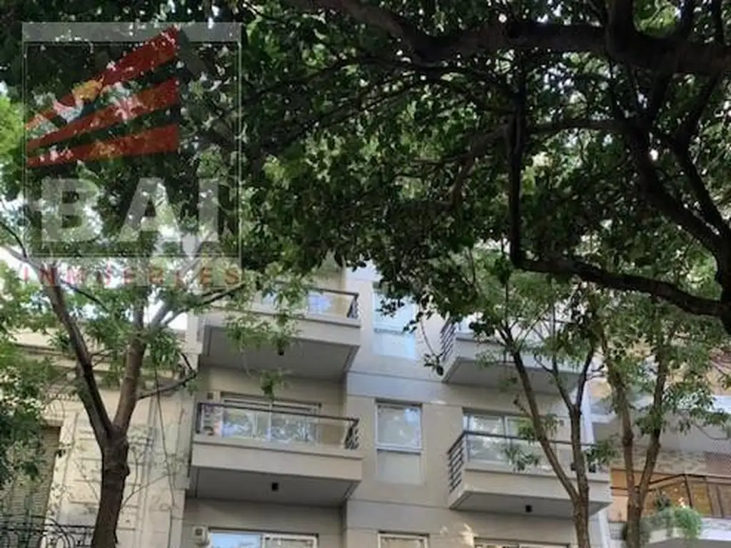 2 ambientes con balcón al frente