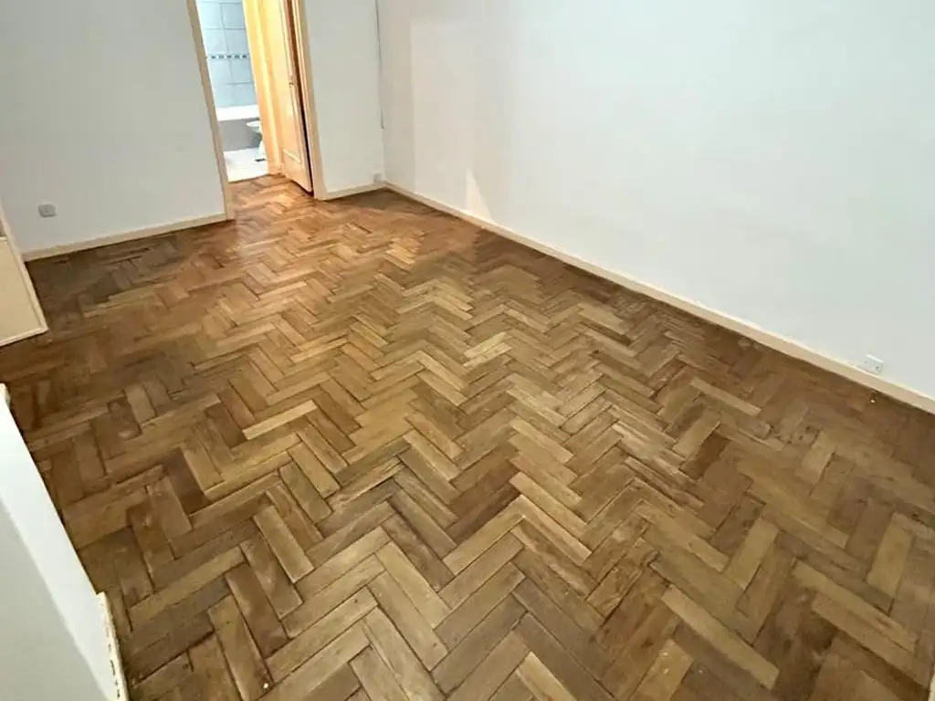 Альмагро 2 комнаты, паркет