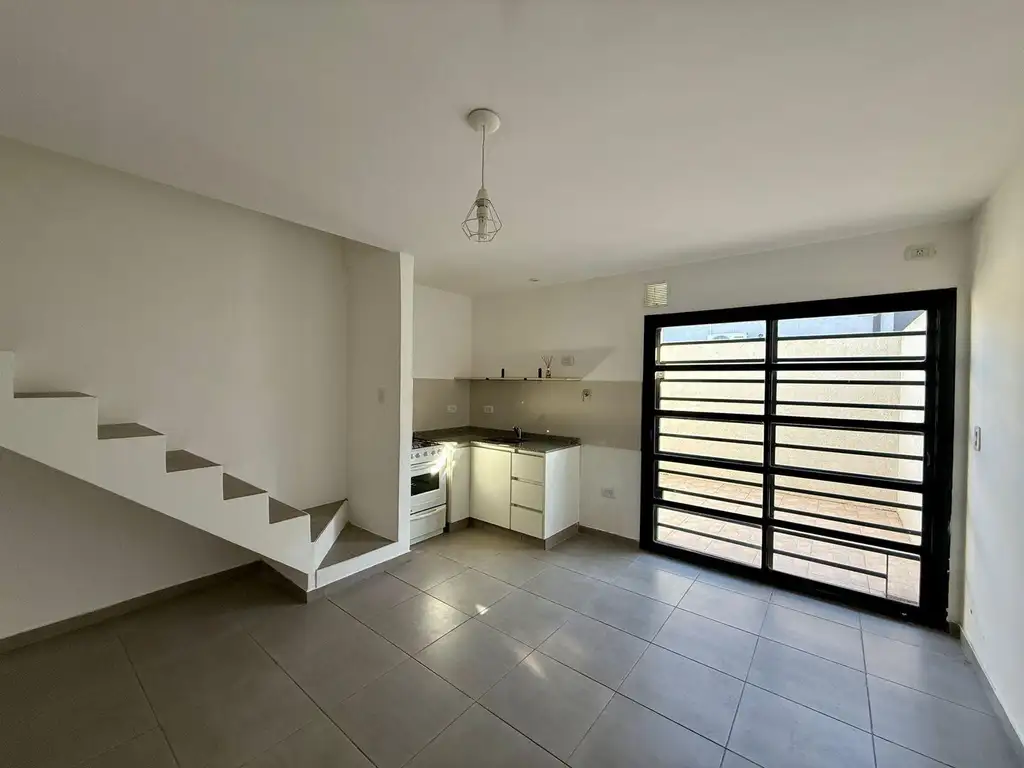 Duplex 2 ambientes con patio