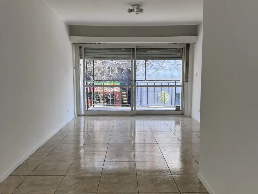 91 m², balcón al frente, 2 dormitorios