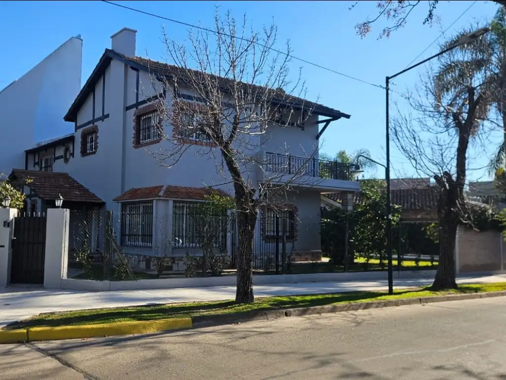 Chalet refaccionado con pileta
