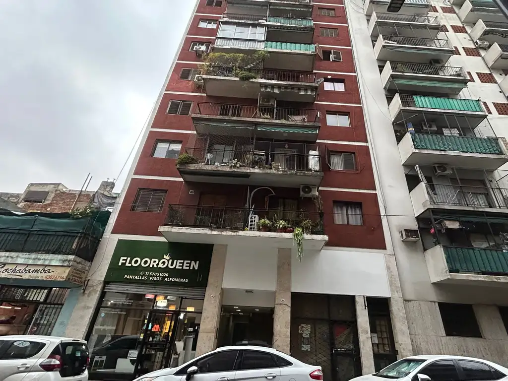 2 ambientes refaccionado con balcón