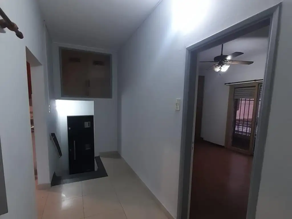 3 ambientes con patio y parrilla