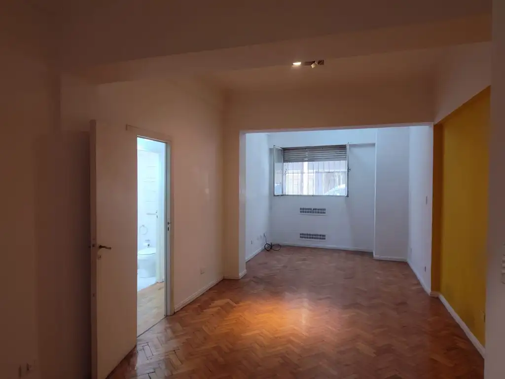 Planta baja con patio semicubierto