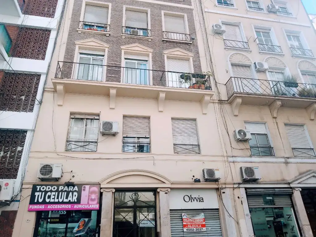 Monoambiente con cocina independiente