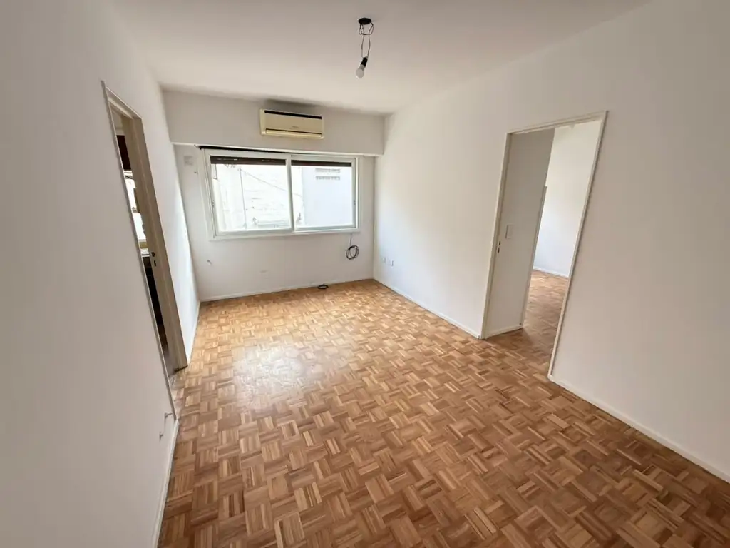 Belgrano 2-room with parquet