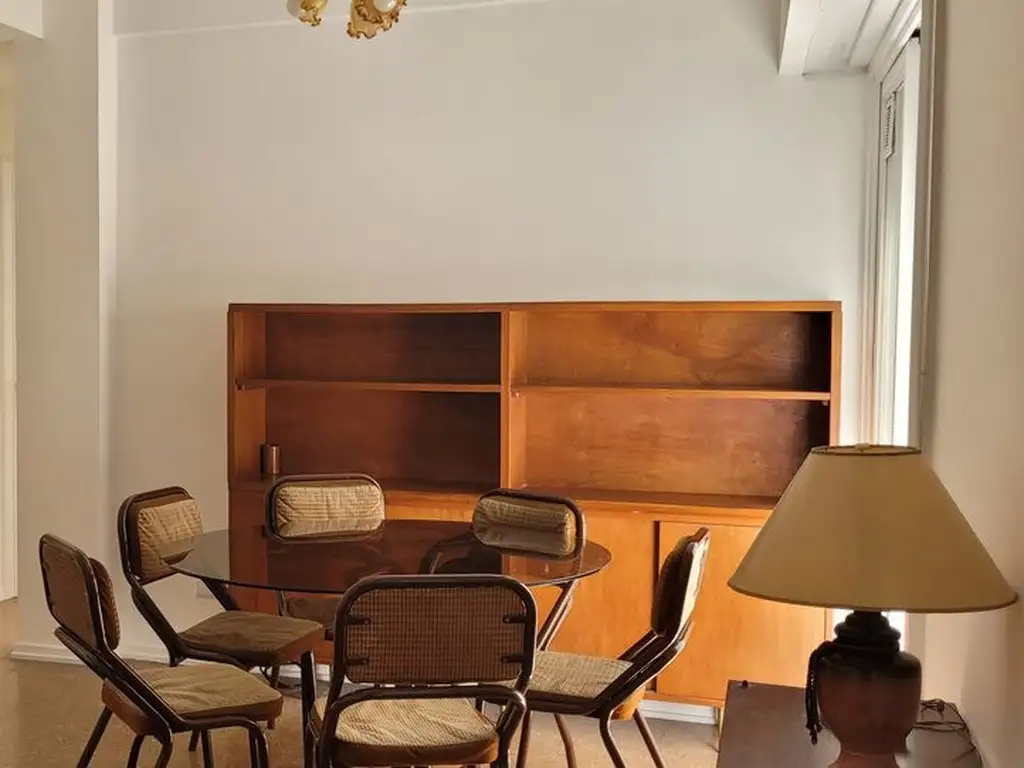 Flores, 2 ambientes con balcones
