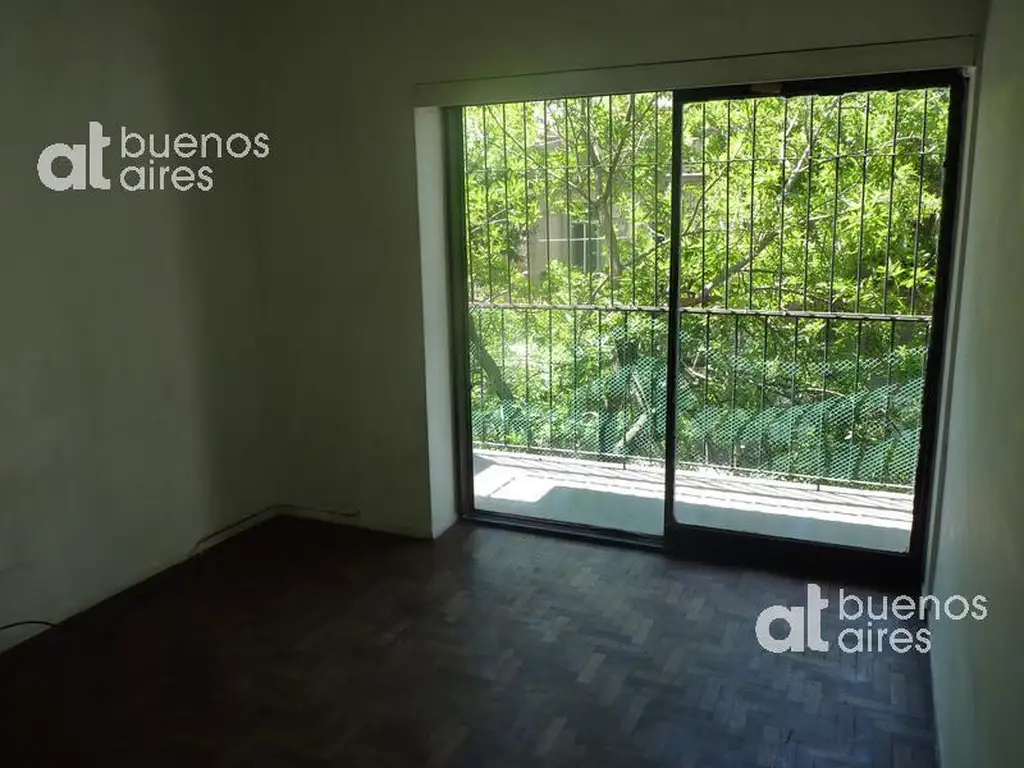 San Telmo balcón y pisos de madera