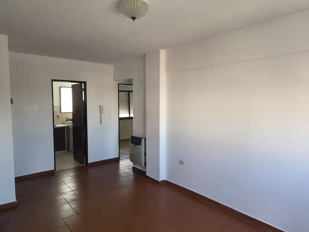 High-floor 2BR with parking