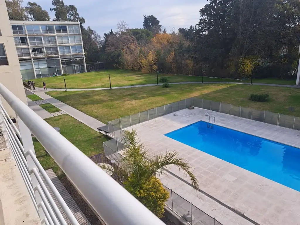 Monoambiente 35 m², vista pileta