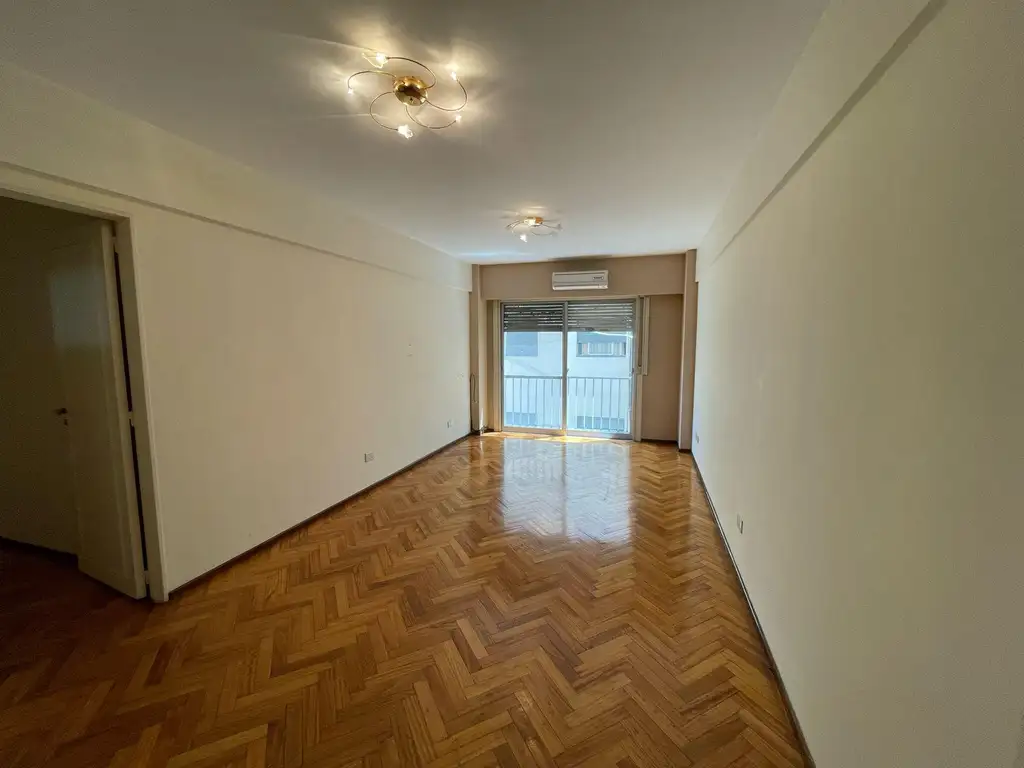9no piso, balcón francés