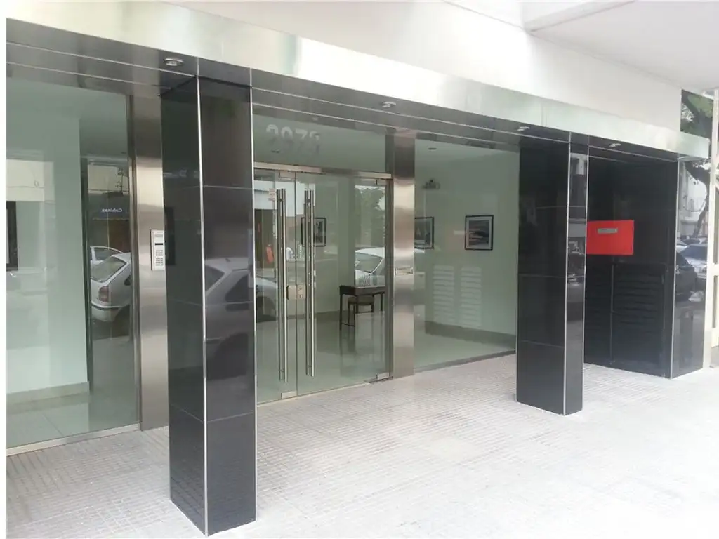 Monoambiente con balcón y gym