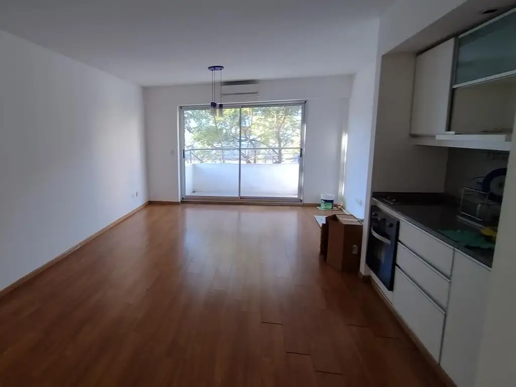 Studio with balcony and parking