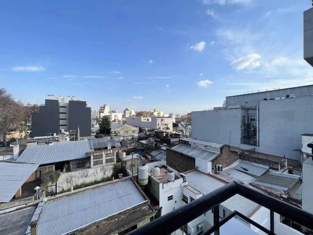 2BR with balcony and pool
