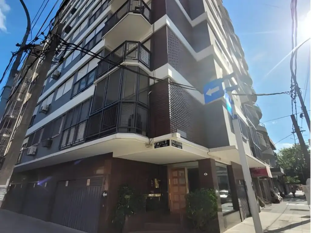 3-room unit with patio and balcony