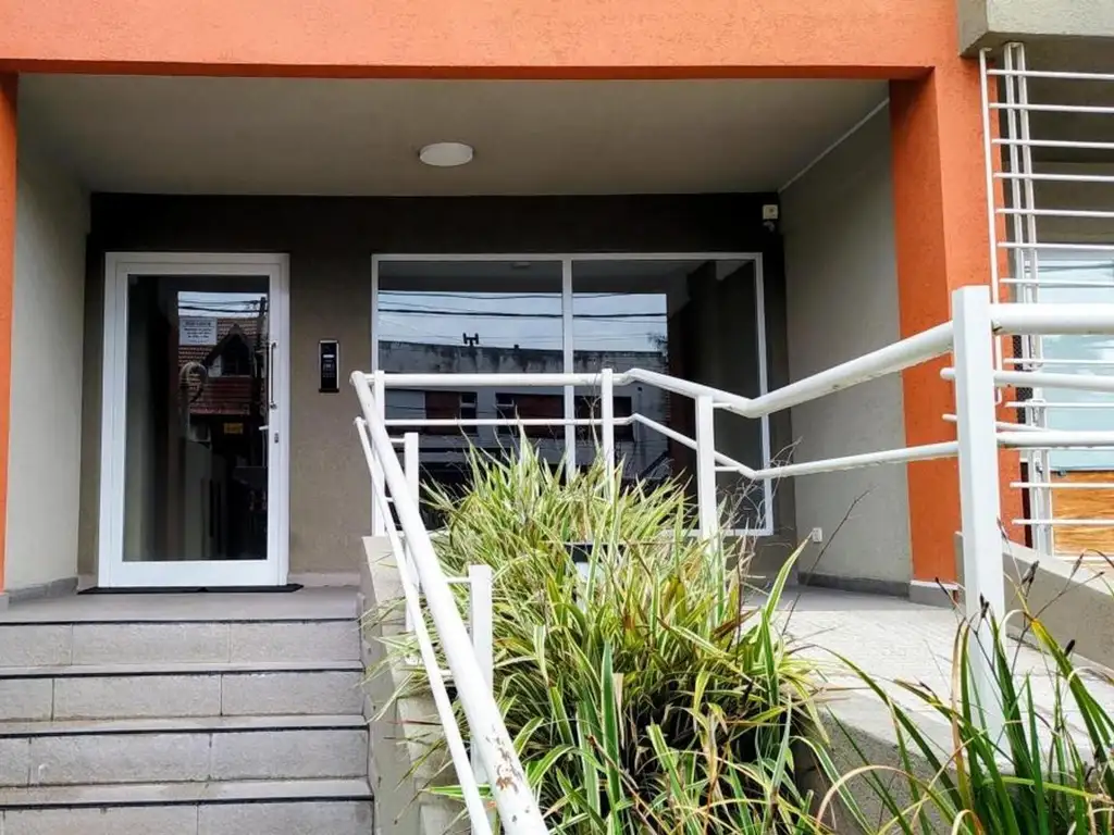 Monoambiente con terraza común