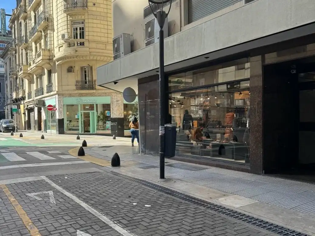 Monoambiente con A/C y cocina completa