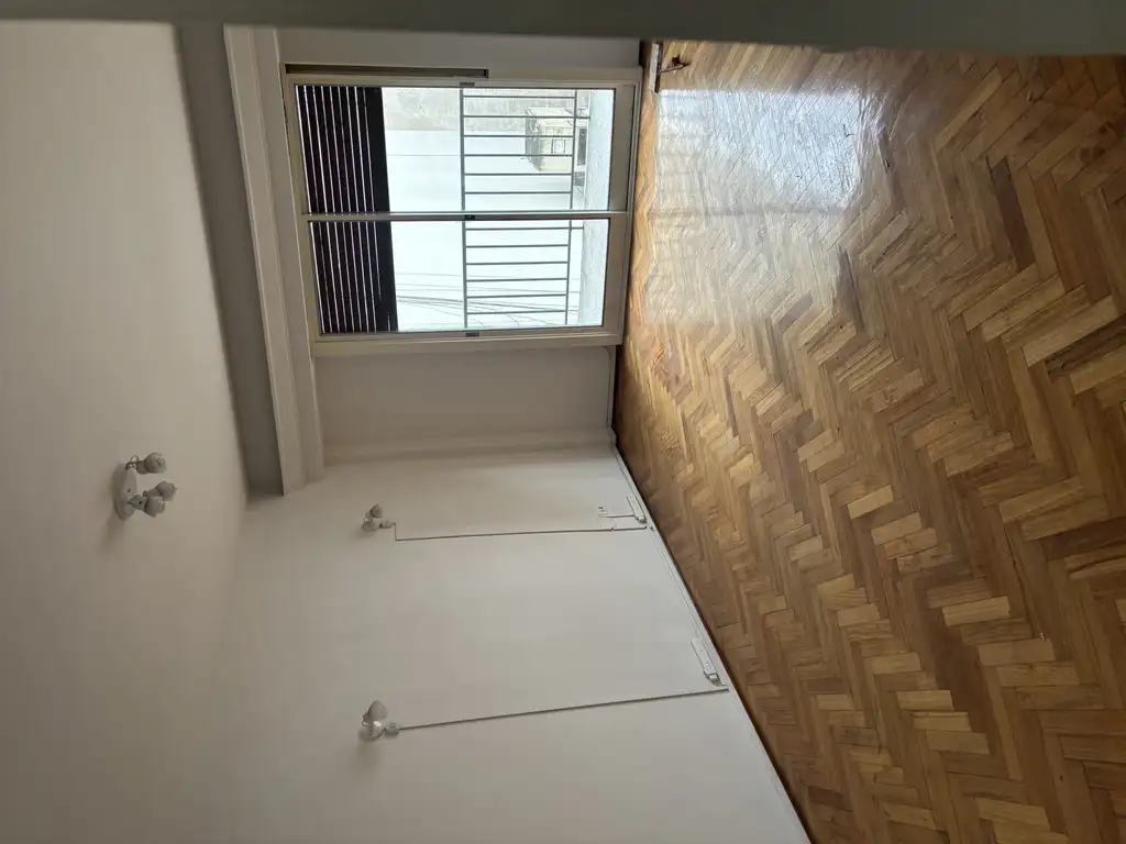 3 m² balcony, parquet, 4 burners