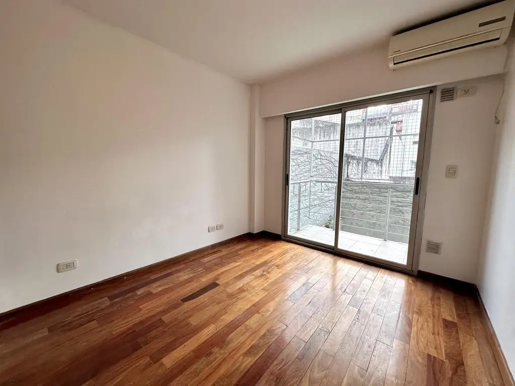 Studio with balcony in Palermo