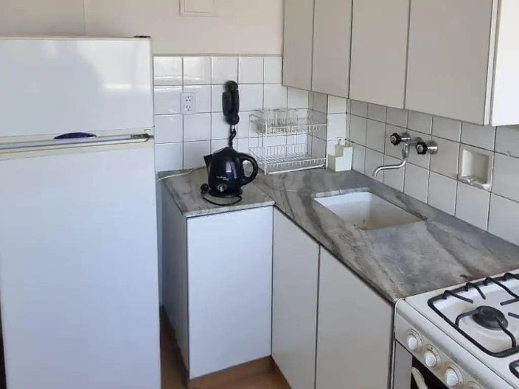Furnished 2-room, elevator