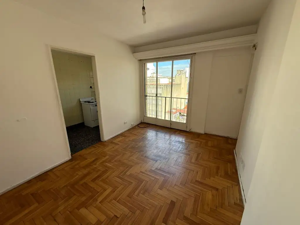 2 ambientes con balcón francés