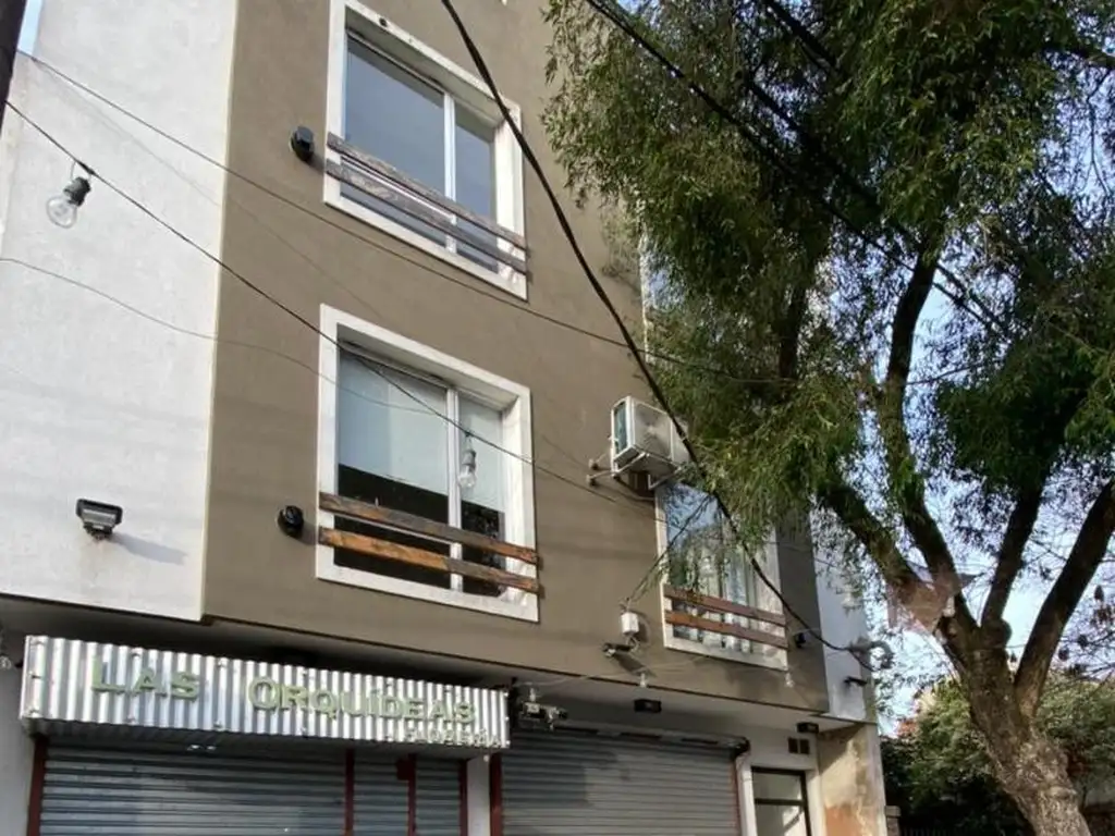 2 ambientes con terraza y parrillas