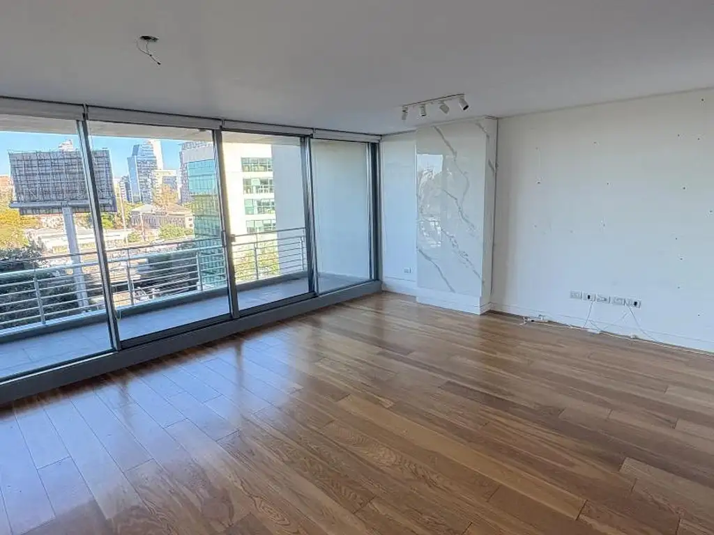 Piso 7 con balcón aterrazado