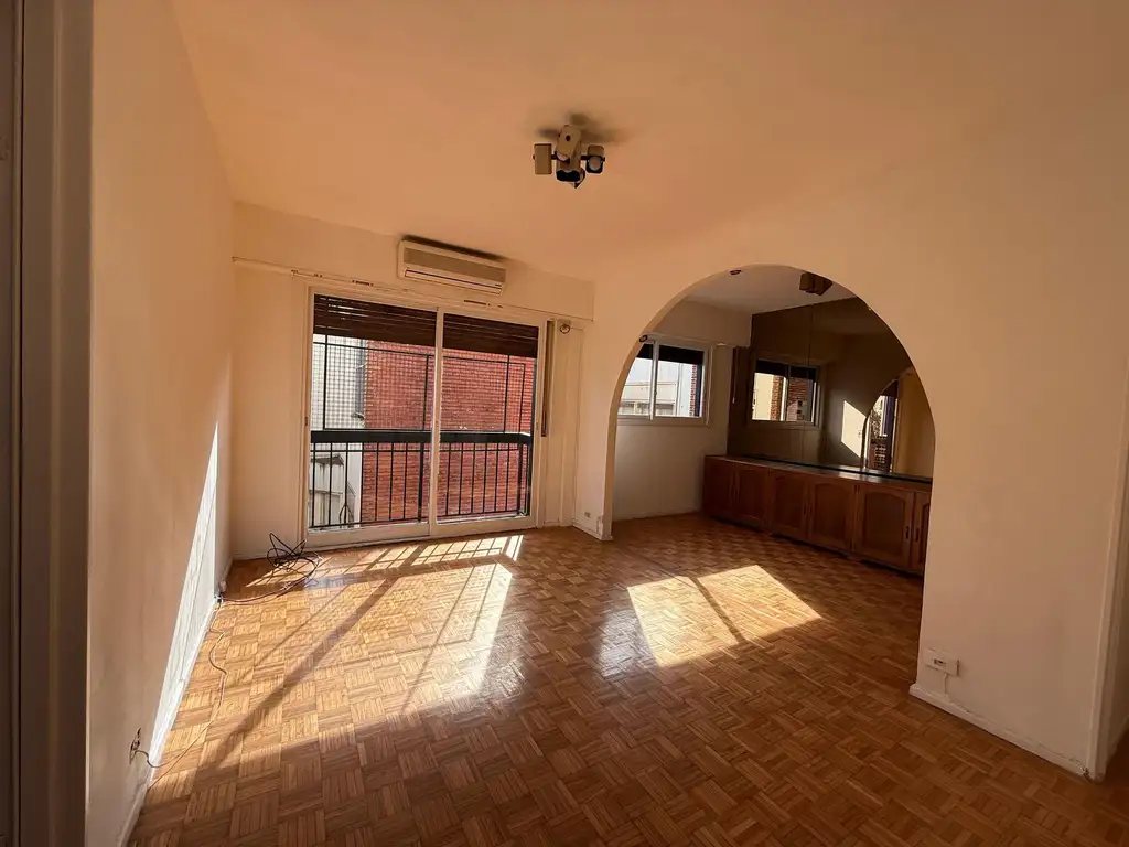 9.º piso en Belgrano con AC